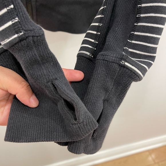 Lululemon Striped Floral Brisk Bloom Scuba Hoodie Size 6 - Picture 10 of 10